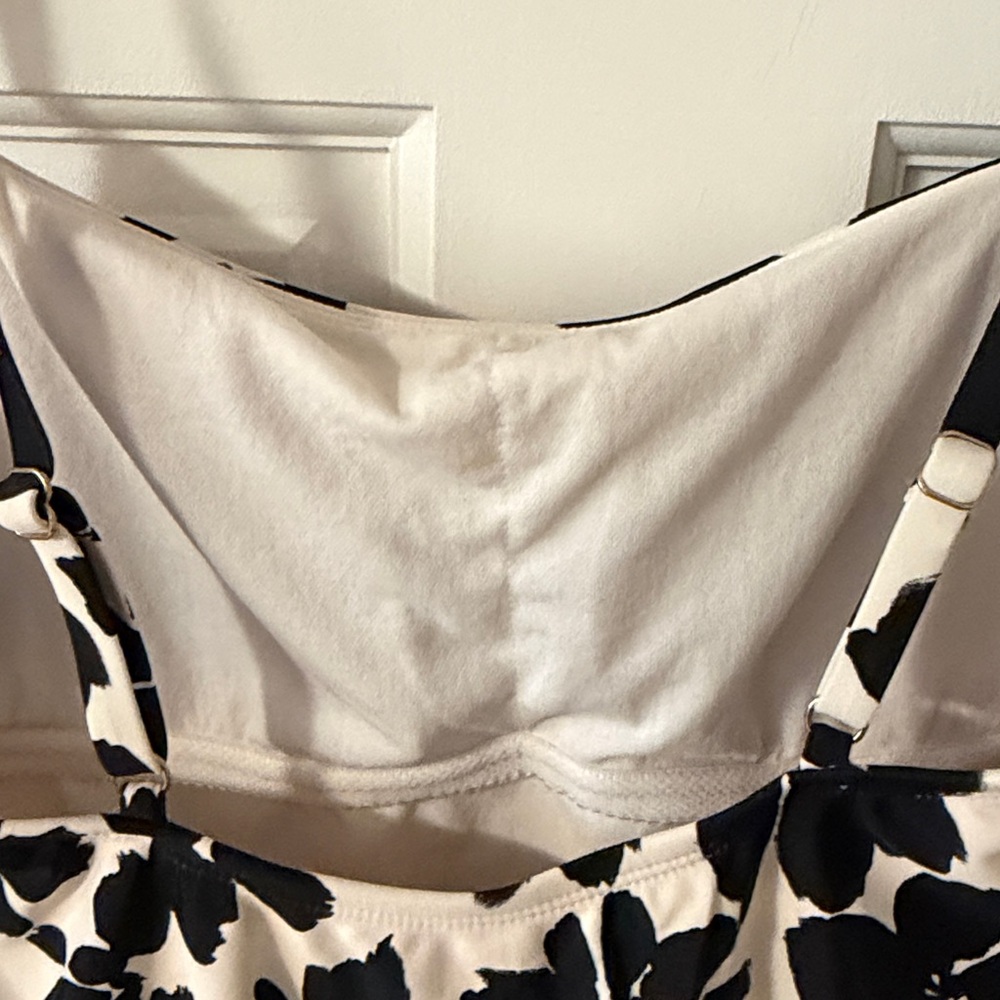Shade and Shore Women’s Floral Black and Cream one-piece Swimsuit Size Large NEW - Picture 6 of 7